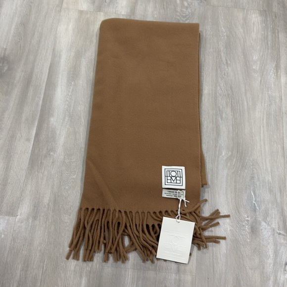 NEW Toteme Classic wool scarf camel - Picture 3 of 6